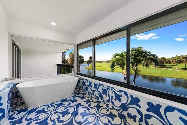 2435 Presidential Way H, West Palm Beach, FL 33401