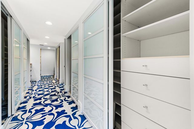 2435 Presidential Way H, West Palm Beach, FL 33401