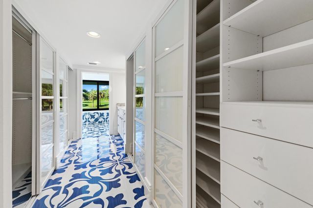 2435 Presidential Way H, West Palm Beach, FL 33401