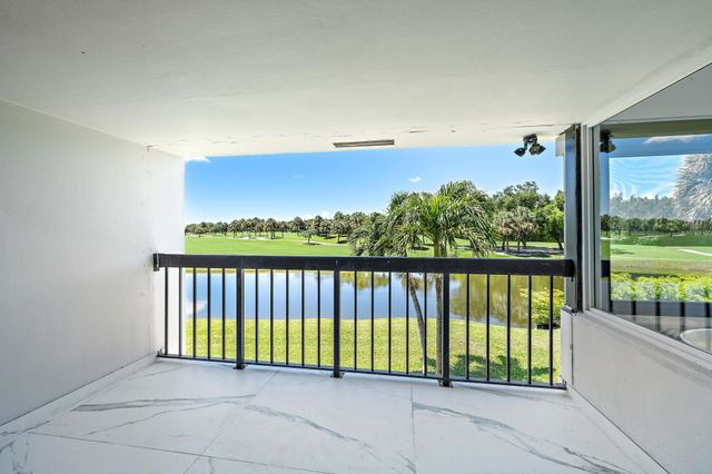 2435 Presidential Way H, West Palm Beach, FL 33401