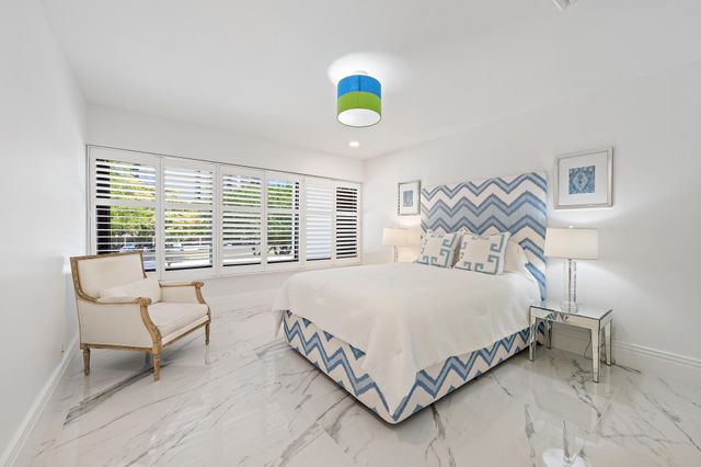2435 Presidential Way H, West Palm Beach, FL 33401