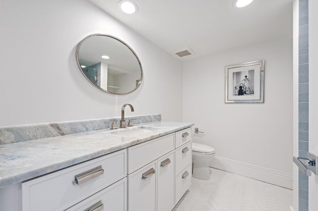 2435 Presidential Way H, West Palm Beach, FL 33401