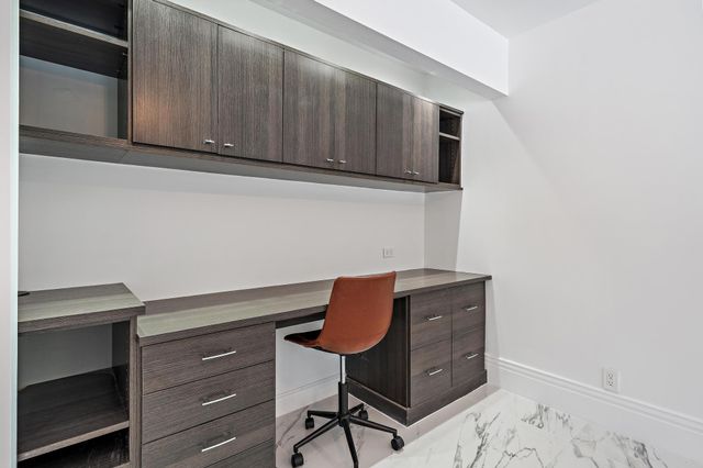 2435 Presidential Way H, West Palm Beach, FL 33401