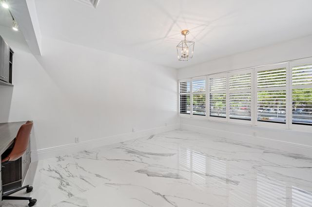 2435 Presidential Way H, West Palm Beach, FL 33401