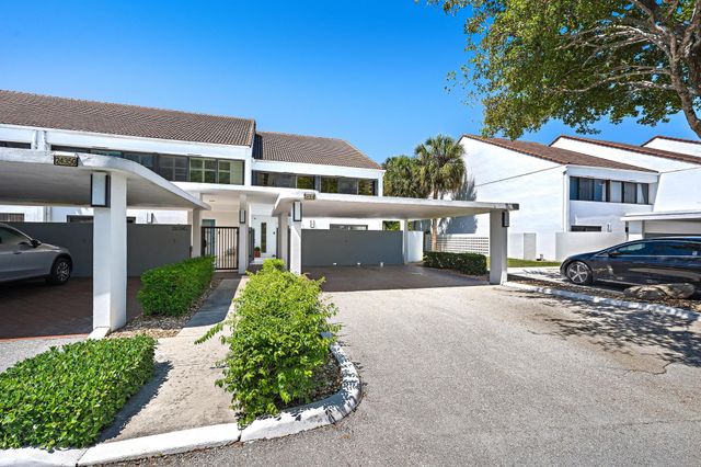 2435 Presidential Way H, West Palm Beach, FL 33401