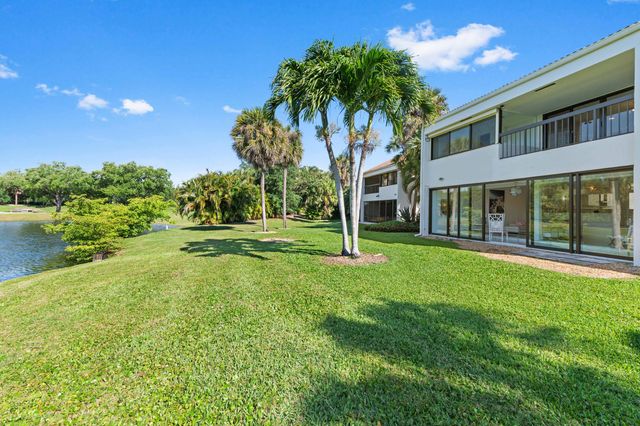 2435 Presidential Way H, West Palm Beach, FL 33401