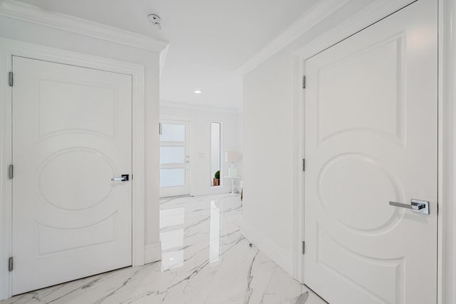 2435 Presidential Way H, West Palm Beach, FL 33401