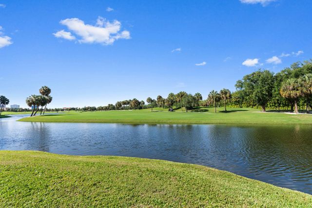2435 Presidential Way H, West Palm Beach, FL 33401