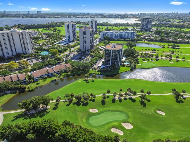 2435 Presidential Way H, West Palm Beach, FL 33401