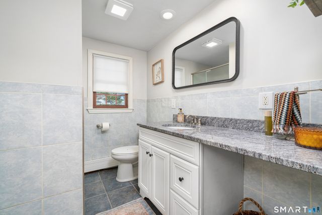 35 Jasmine Street, Bristol, CT 06010