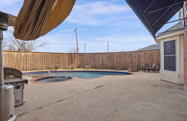 7006 Barton Creek Drive, Rowlett, TX 75089