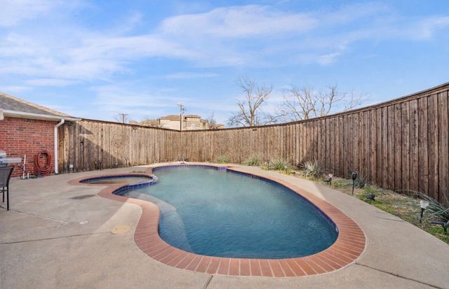 7006 Barton Creek Drive, Rowlett, TX 75089