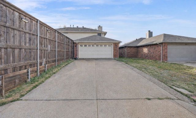 7006 Barton Creek Drive, Rowlett, TX 75089