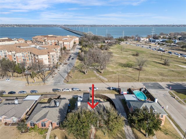 7006 Barton Creek Drive, Rowlett, TX 75089