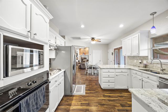 7006 Barton Creek Drive, Rowlett, TX 75089