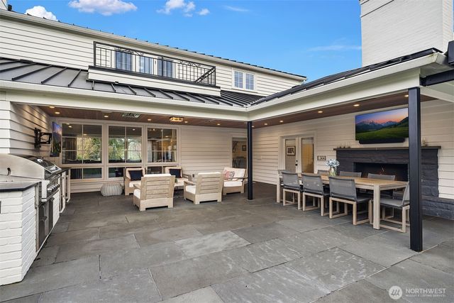 1403 Shenandoah Drive E, Seattle, WA 98112