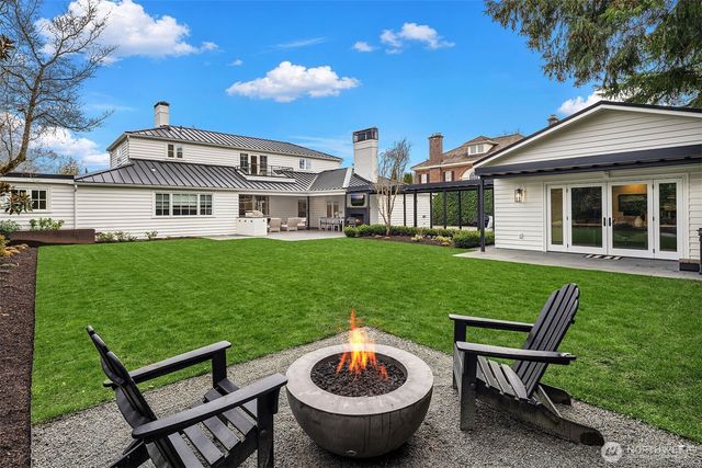 1403 Shenandoah Drive E, Seattle, WA 98112