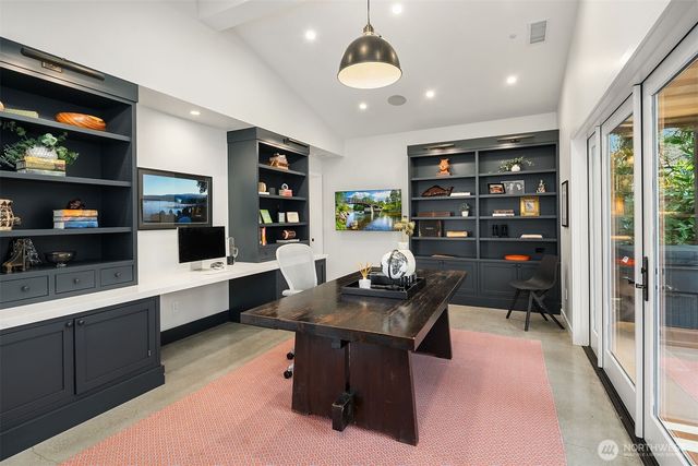 1403 Shenandoah Drive E, Seattle, WA 98112