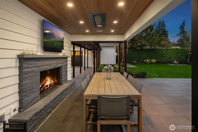 1403 Shenandoah Drive E, Seattle, WA 98112