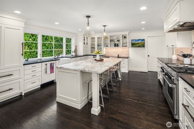 1403 Shenandoah Drive E, Seattle, WA 98112