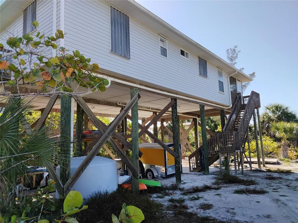 Image 4 of property listing at 91 GASPARILLA WAY, Placida, FL 33946
