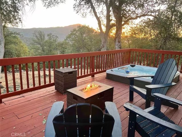 40202 Hillsborough Loop, Oakhurst, CA 93644