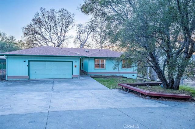 40202 Hillsborough Loop, Oakhurst, CA 93644