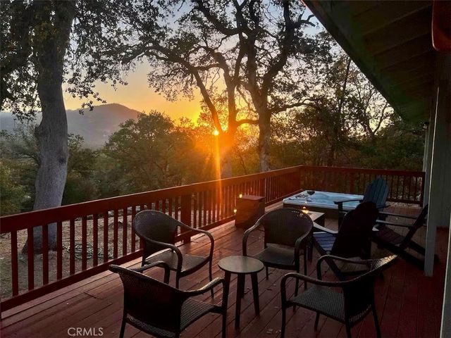 40202 Hillsborough Loop, Oakhurst, CA 93644