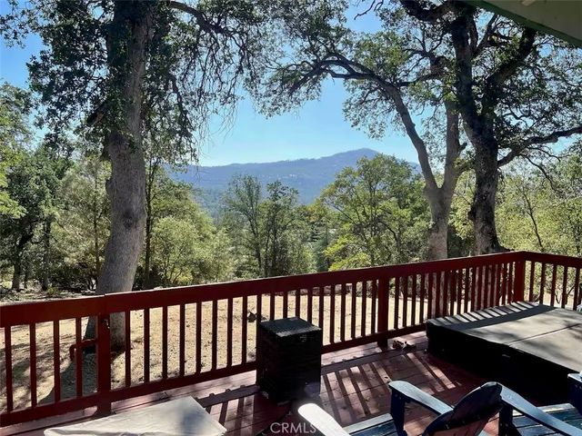 40202 Hillsborough Loop, Oakhurst, CA 93644