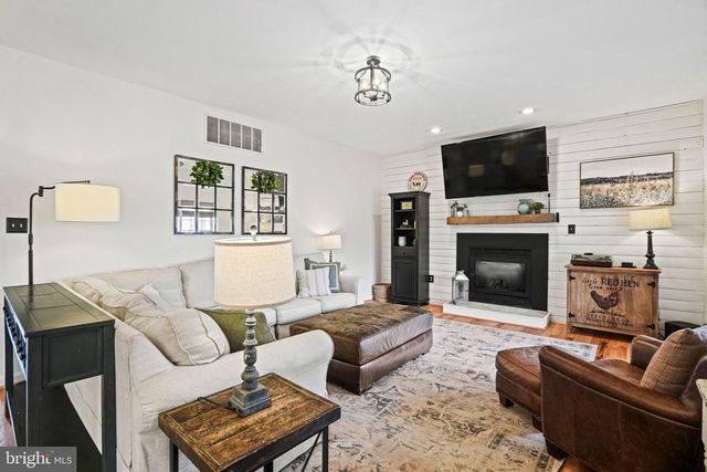 20409 PEACH TREE RD, Dickerson, MD 20842