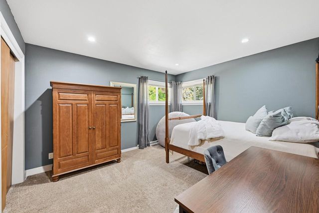 795 W Monrovia AVENUE, Glendale, WI 53217
