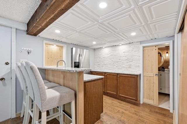 795 W Monrovia AVENUE, Glendale, WI 53217