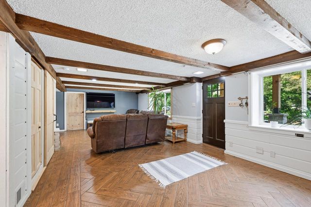 795 W Monrovia AVENUE, Glendale, WI 53217