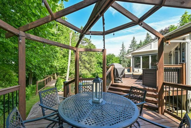 795 W Monrovia AVENUE, Glendale, WI 53217