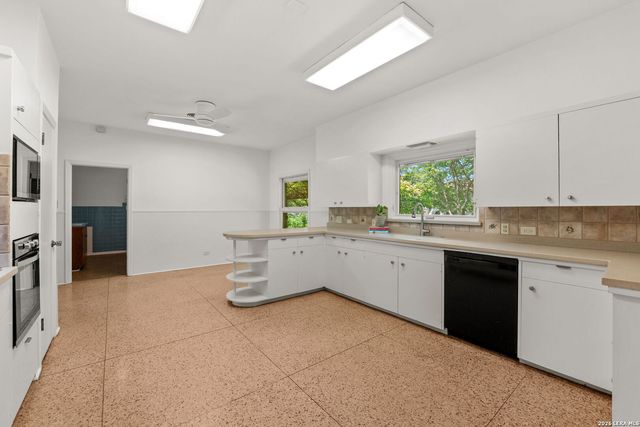 334 W Lynwood, San Antonio, TX 78212