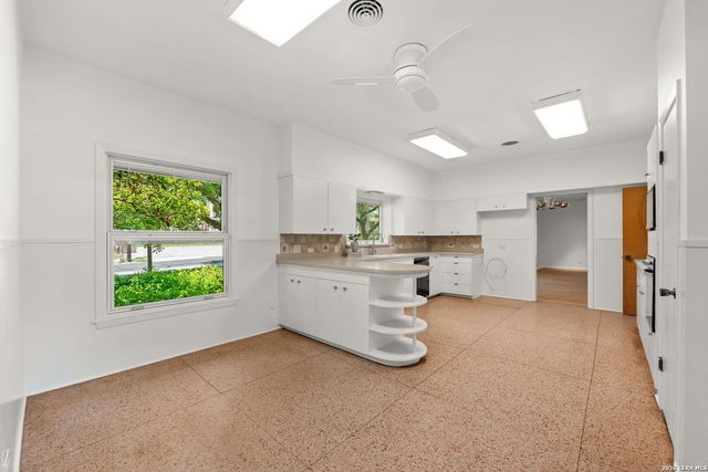 334 W Lynwood, San Antonio, TX 78212