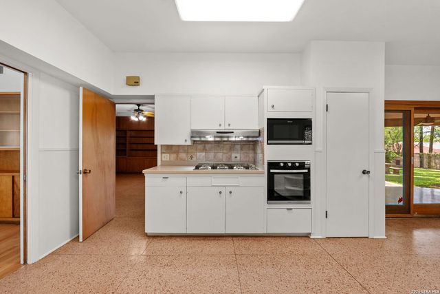 334 W Lynwood, San Antonio, TX 78212