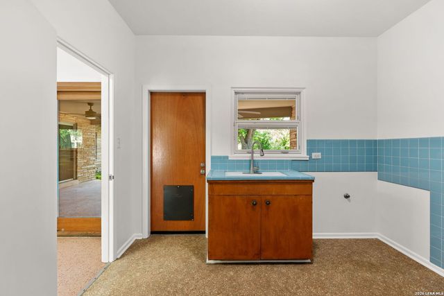 334 W Lynwood, San Antonio, TX 78212