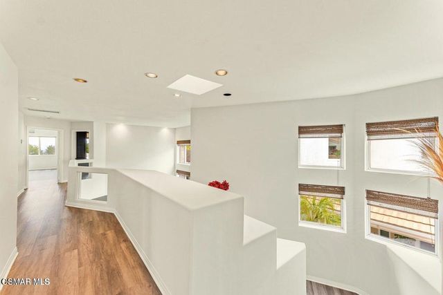 22521 Blueridge Court, Calabasas, CA 91302