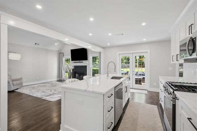 5230 Jonathans Way, Cumming, GA 30040