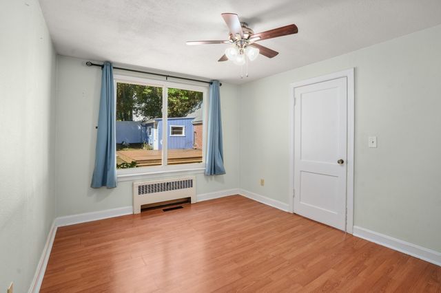 47 Cherry Hl, Holyoke, MA 01040