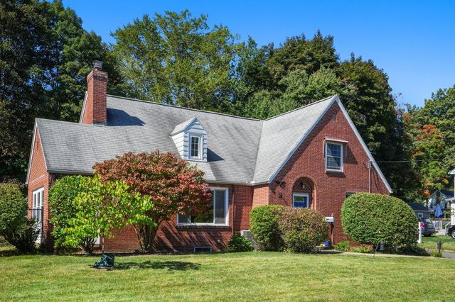 47 Cherry Hl, Holyoke, MA 01040
