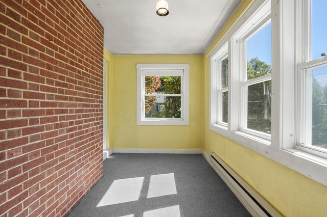 47 Cherry Hl, Holyoke, MA 01040