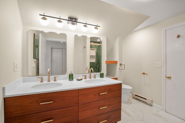 47 Cherry Hl, Holyoke, MA 01040