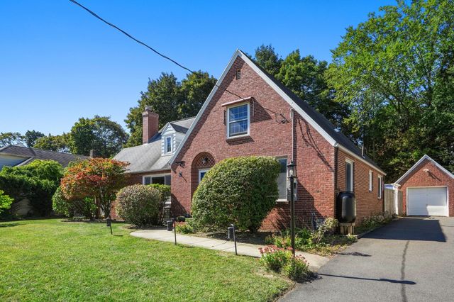 47 Cherry Hl, Holyoke, MA 01040