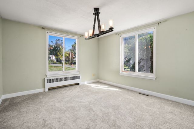 47 Cherry Hl, Holyoke, MA 01040