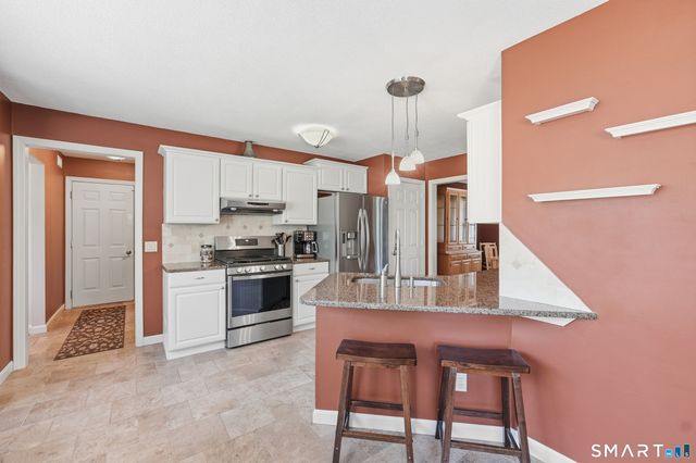 16 Sunview Drive, East Windsor, CT 06016