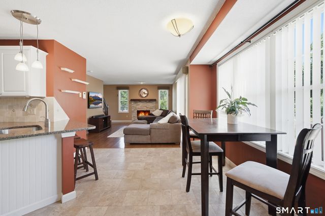 16 Sunview Drive, East Windsor, CT 06016