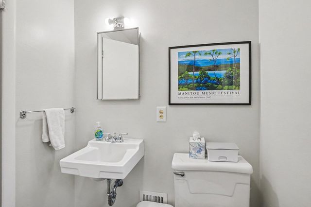 53 W 34th Street, Holland, MI 49423