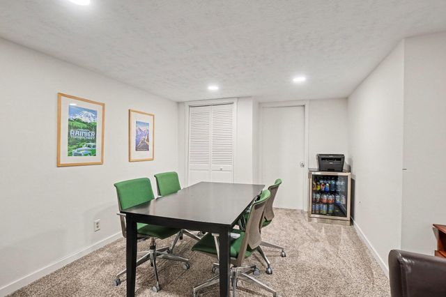 53 W 34th Street, Holland, MI 49423